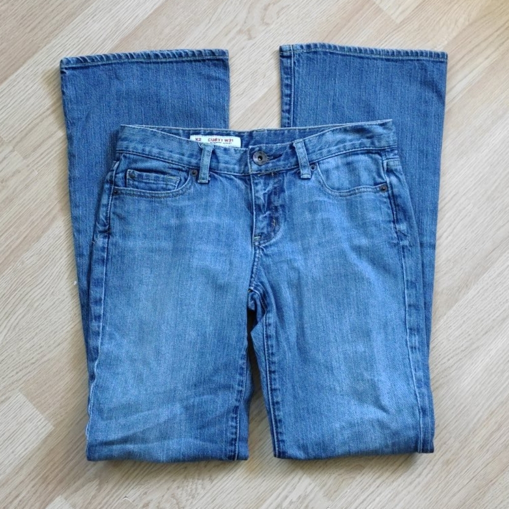 X2 Curvy W31 Jeans. Flare Regular Rise